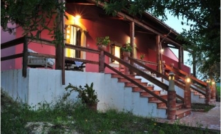  The splendid farmhouse 